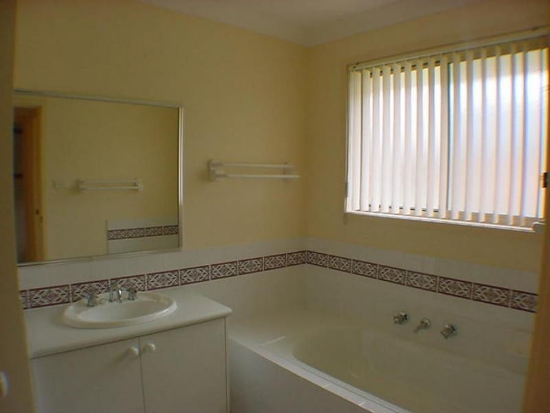 3 Almond Grove, Worrigee NSW 2540