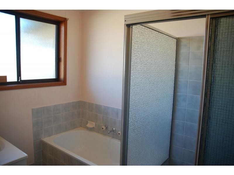 7 Glenair Avenue, West Nowra NSW 2541