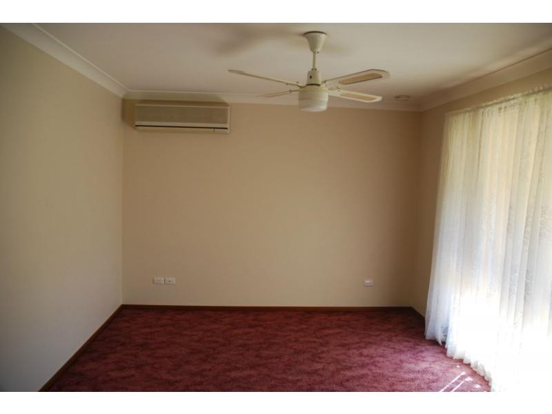 7 Glenair Avenue, West Nowra NSW 2541