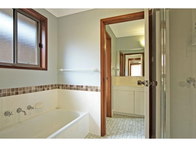 12 Glenair Avenue, West Nowra NSW 2541