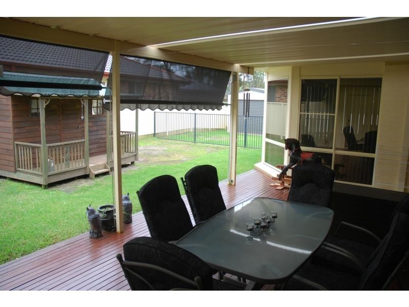 10 Rouken Glen Drive, West Nowra NSW 2541