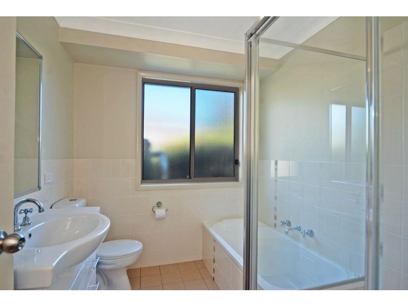 122b Jasmine Drive, Bomaderry NSW 2541