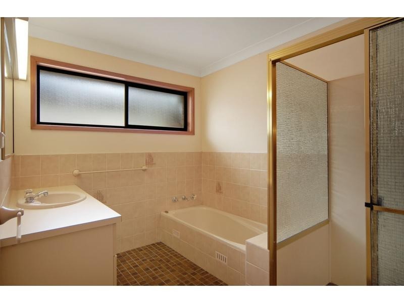 87 Lyndhurst Drive, Bomaderry NSW 2541