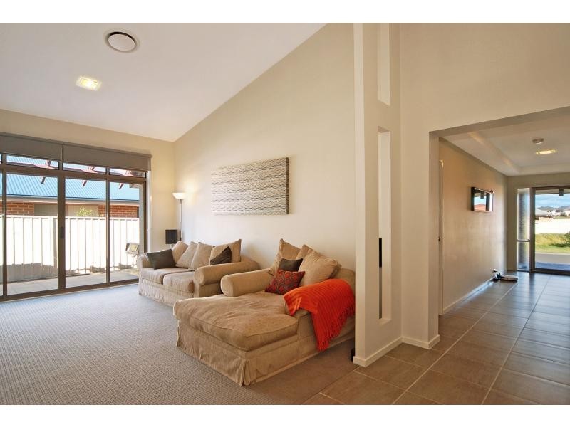 70 Rayleigh Drive, Worrigee NSW 2540