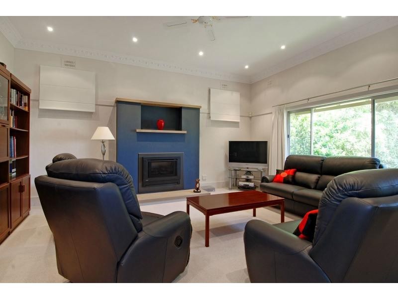 16 Worrigee Street, Nowra NSW 2541