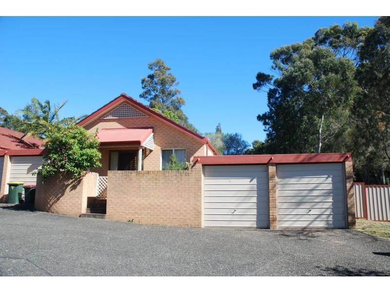 1/4 Carisbrooke Close, Bomaderry NSW 2541