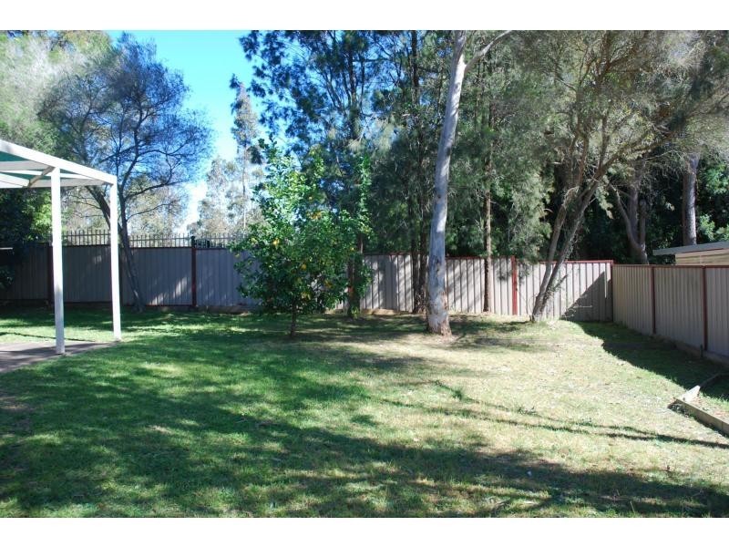 1/4 Carisbrooke Close, Bomaderry NSW 2541