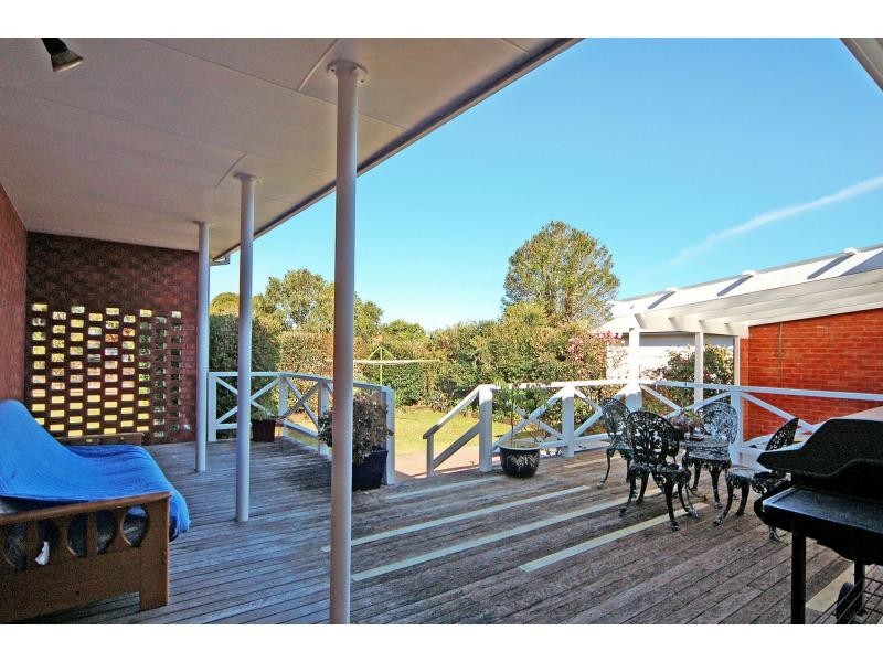 30 Tanang Street, Bomaderry NSW 2541