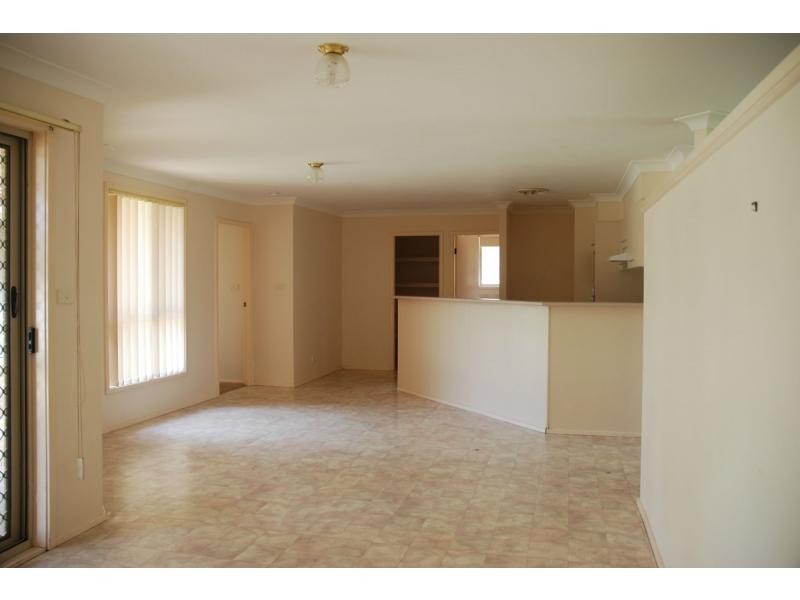 60 Robinia Way, Worrigee NSW 2540