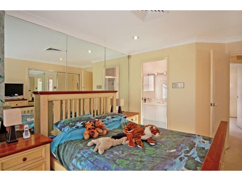 15 Robinia Way, Worrigee NSW 2540