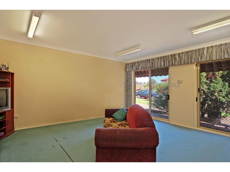 15 Robinia Way, Worrigee NSW 2540