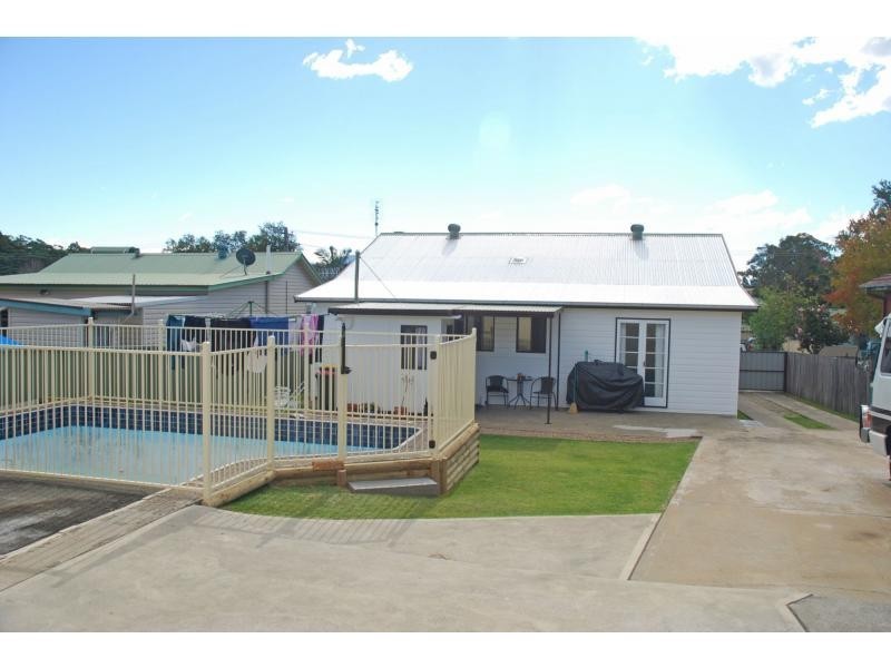 16 Ernest Street, Nowra NSW 2541