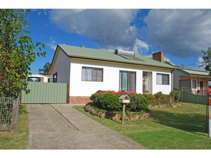 16 Ernest Street, Nowra NSW 2541