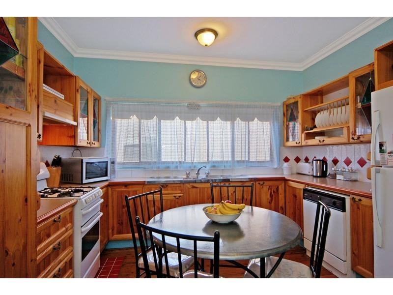 16 Ernest Street, Nowra NSW 2541