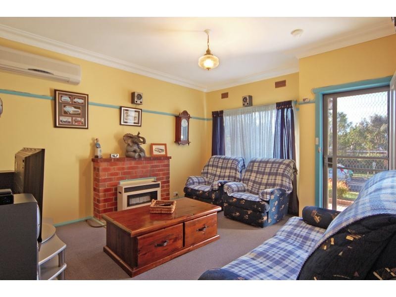 16 Ernest Street, Nowra NSW 2541