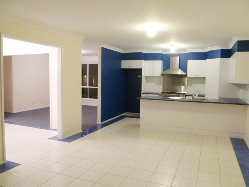 17 Riveroak Road, Worrigee NSW 2540