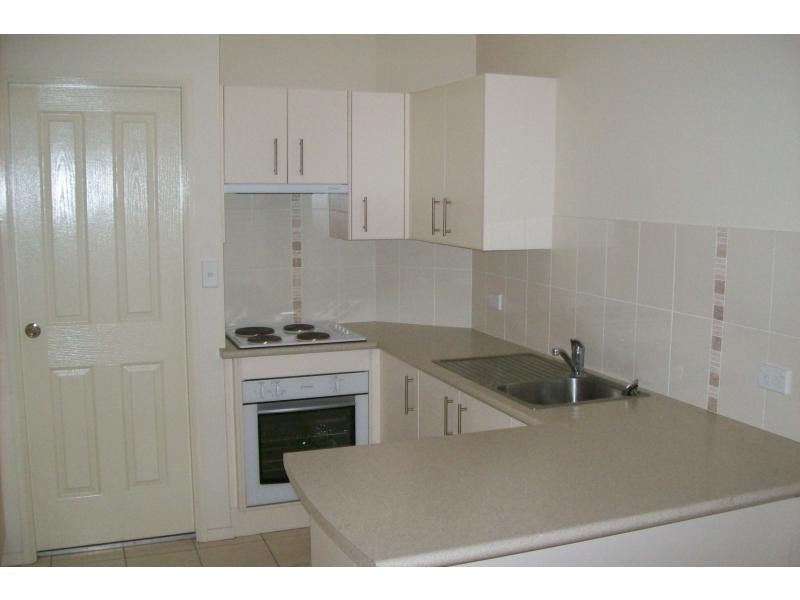 2/125 Meroo Road, Bomaderry NSW 2541