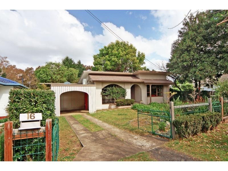 16 Turley Avenue, Bomaderry NSW 2541