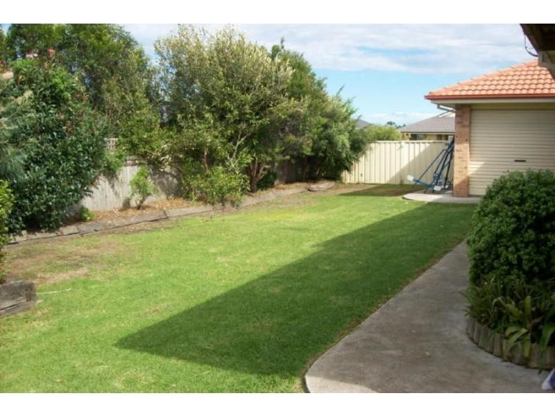 17 Guinea Flower Crescent, Worrigee NSW 2540