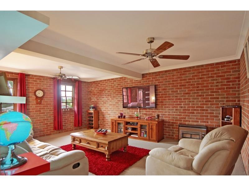 98 Jasmine Drive, Bomaderry NSW 2541
