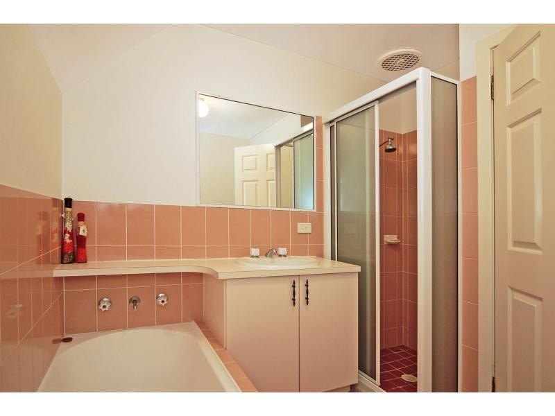 98 Jasmine Drive, Bomaderry NSW 2541