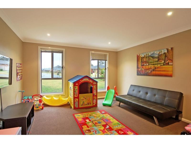 131 Rayleigh Drive, Worrigee NSW 2540