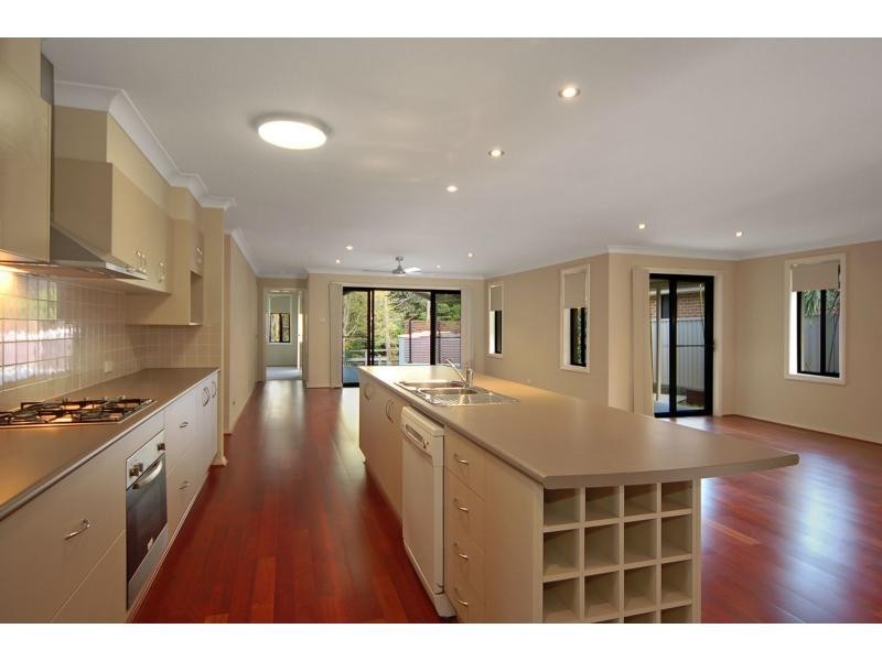 10 Jade Place, Meroo Meadow NSW 2540