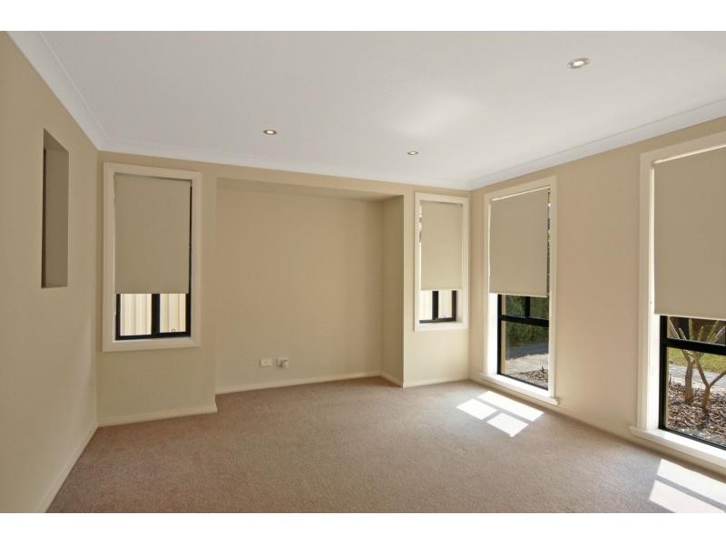 10 Jade Place, Meroo Meadow NSW 2540