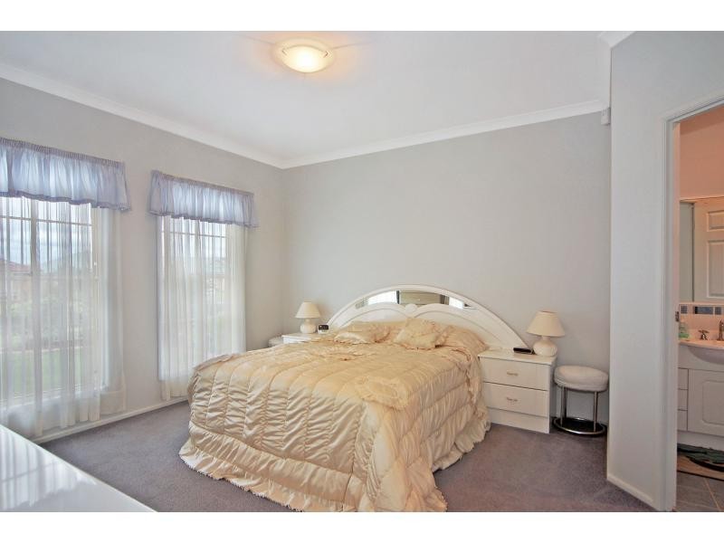 4 Lacebark Grove, Worrigee NSW 2540