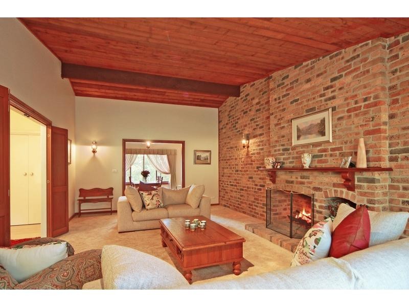 15 Barfield Road, Cambewarra NSW 2540
