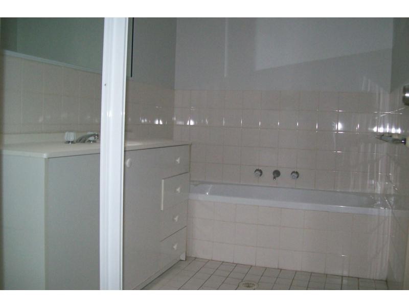 15/33 Lynburn Avenue, Bomaderry NSW 2541