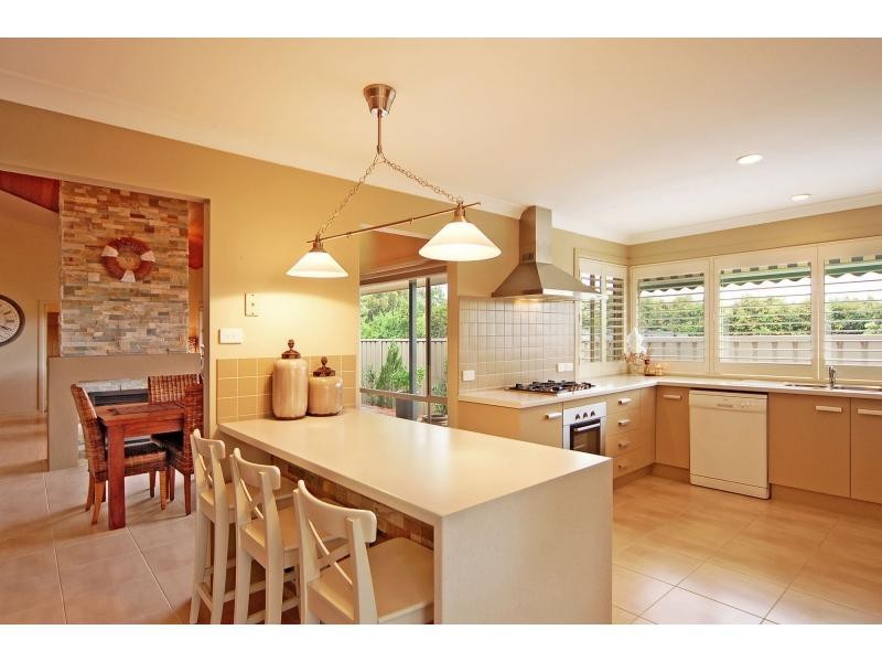 6 Meroo Road, Bomaderry NSW 2541