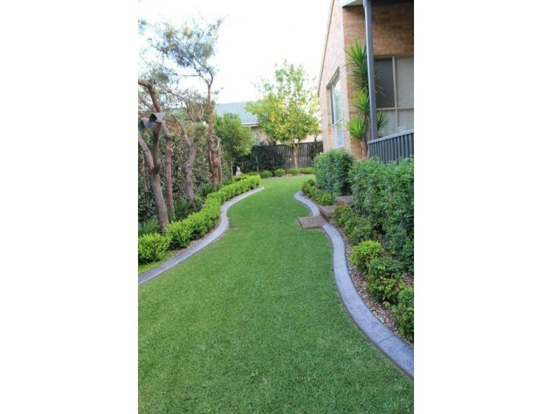 6 Meroo Road, Bomaderry NSW 2541