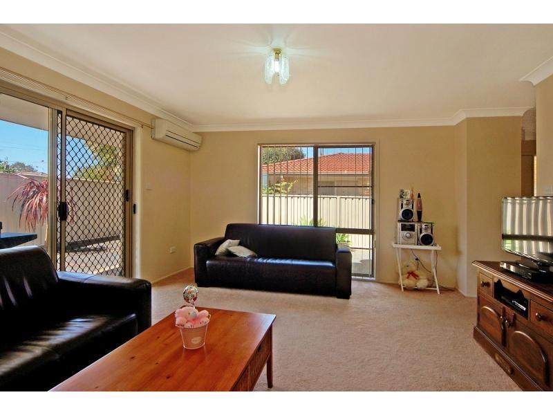 7/22 Mattes Way, Bomaderry NSW 2541
