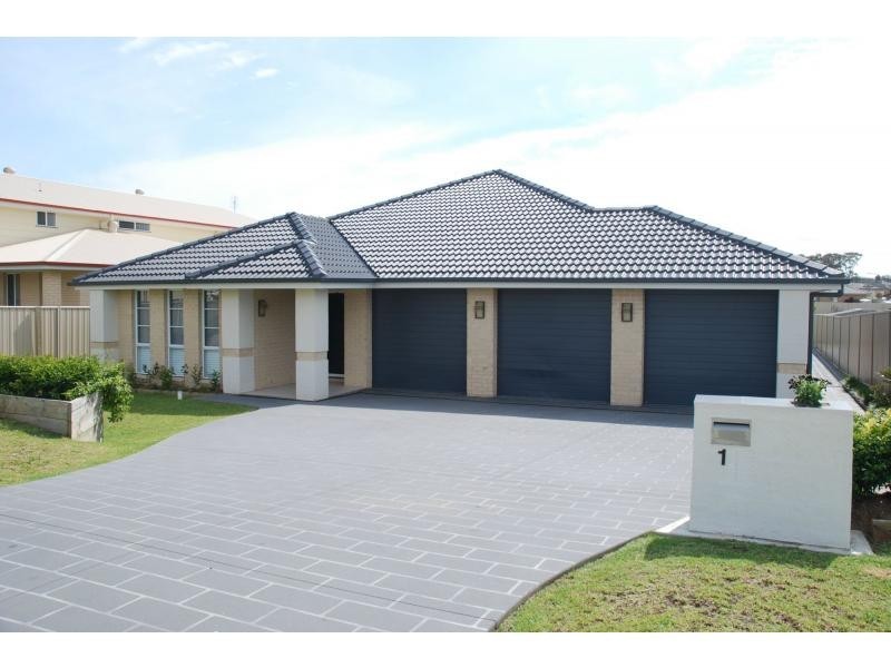 12 Blue Bell Way, Worrigee NSW 2540