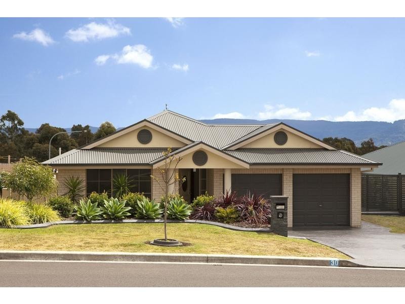 30 Carrington Park Drive, Nowra NSW 2541