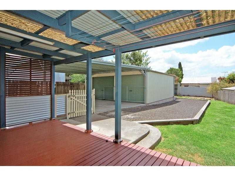 25 Cambewarra Road, Bomaderry NSW 2541