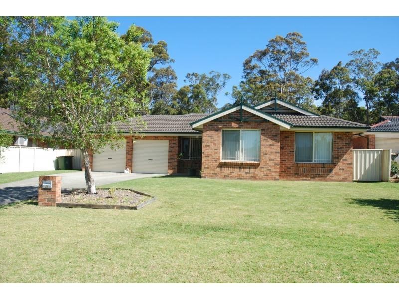 27 Rannoch Drive, West Nowra NSW 2541