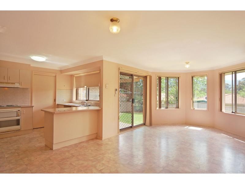10 Gardenia Crescent, Bomaderry NSW 2541