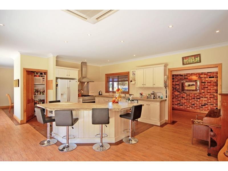 11 Monterey Drive, Nowra Hill NSW 2540