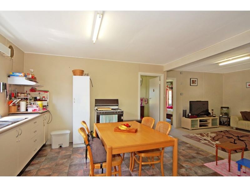 25 River Road, Shoalhaven Heads NSW 2535