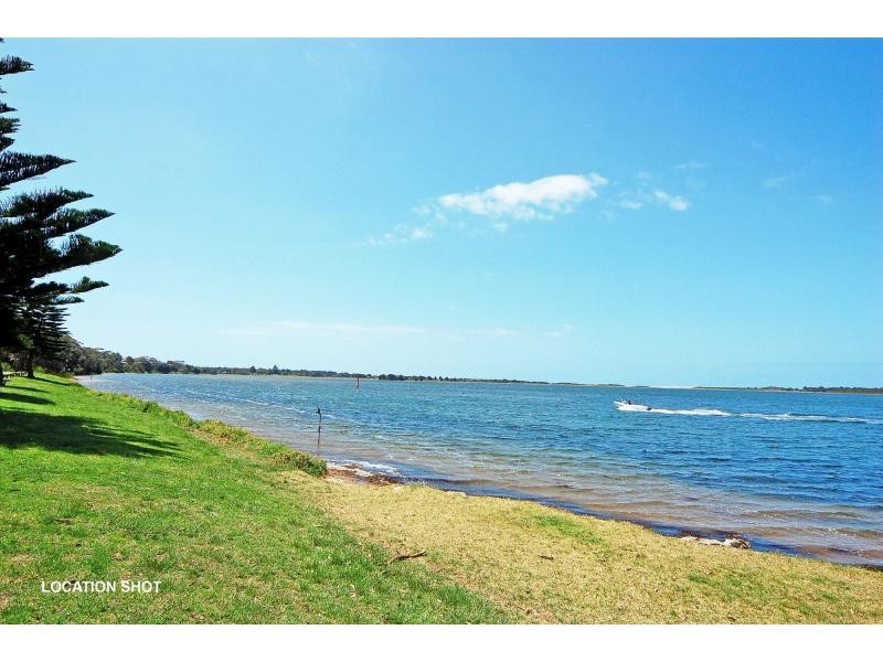 25 River Road, Shoalhaven Heads NSW 2535