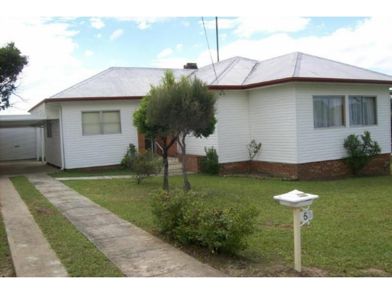 5 Ryan Avenue, Nowra NSW 2541