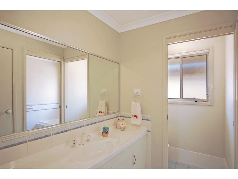 22 Burradoo Crescent, Nowra NSW 2541