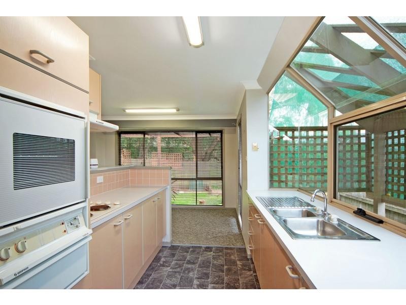2 Tummell Close, West Nowra NSW 2541