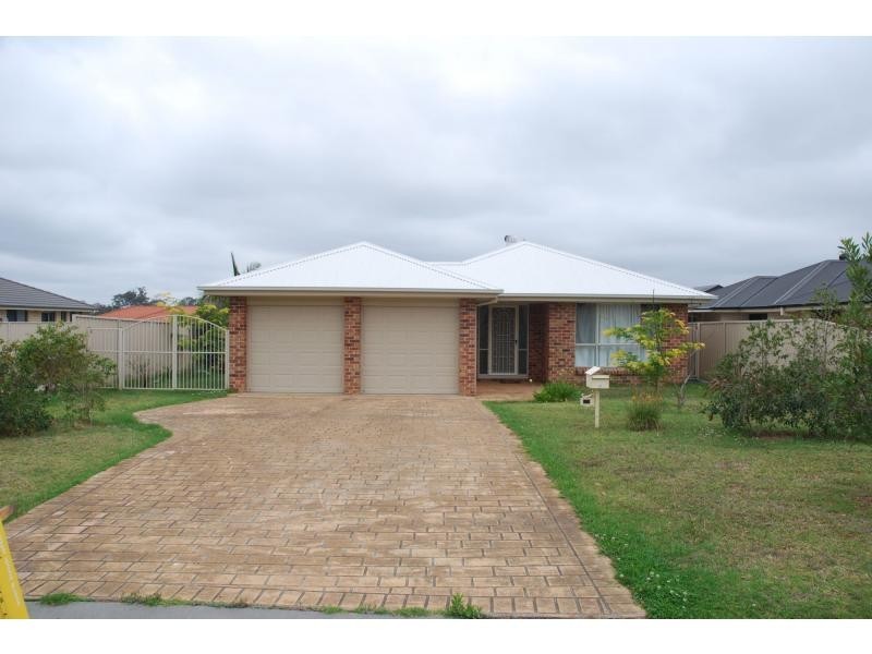 19 Lacebark Grove, Worrigee NSW 2540