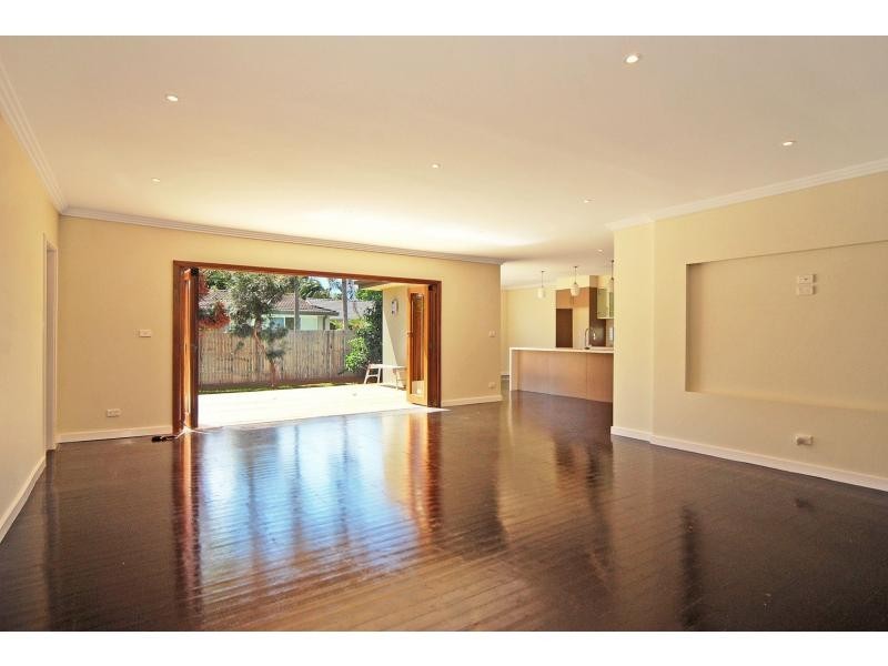 6 Lyrebird Drive, Nowra NSW 2541