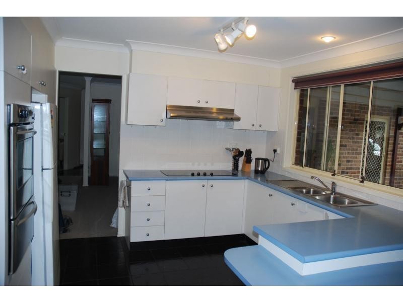 11 Melaleuca Place, Bomaderry NSW 2541