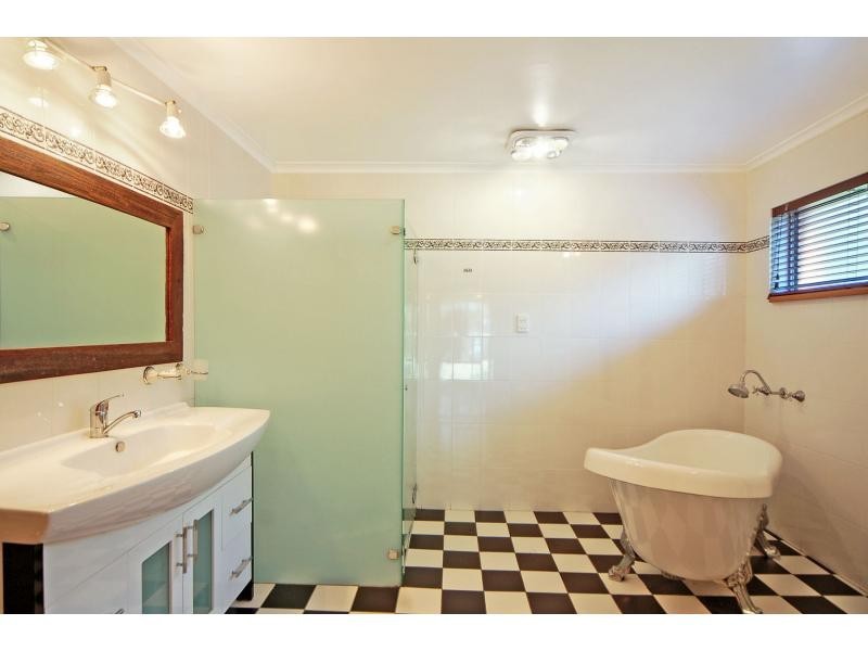10 Byron Avenue, North Nowra NSW 2541