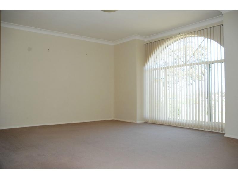 5 Guinea Flower Crescent, Worrigee NSW 2540